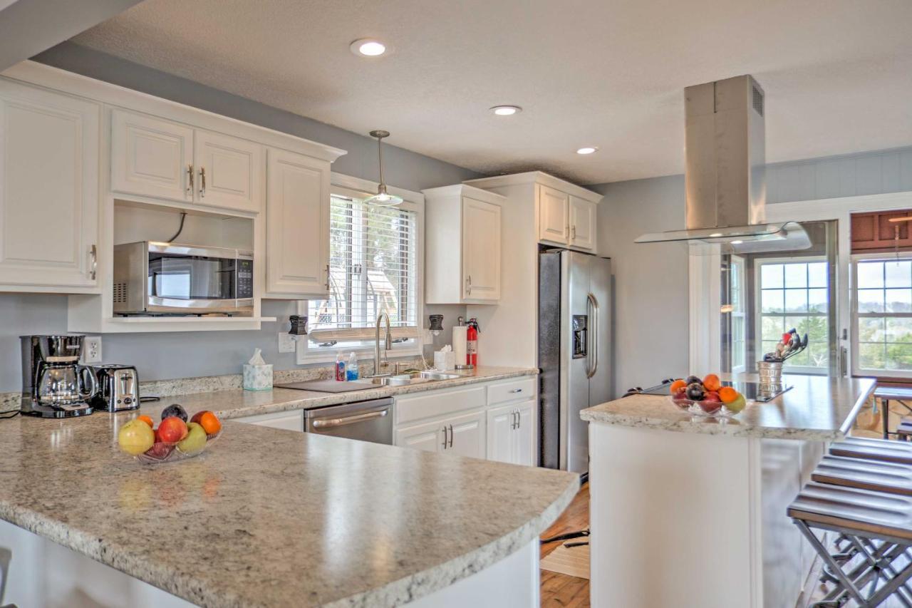 Monticello Home With Multi-Level Deck On 2 Acres! Luaran gambar