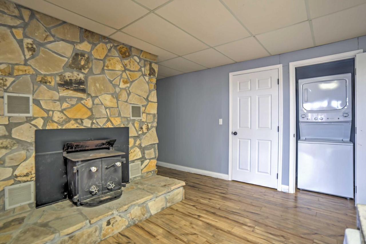 Monticello Home With Multi-Level Deck On 2 Acres! Luaran gambar